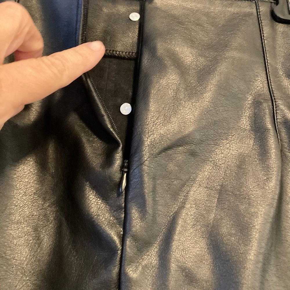 TGLA Black Faux Leather Mini Skirt S Sexy Biker.
Super cute and very sexy! - Picture 3 of 5
